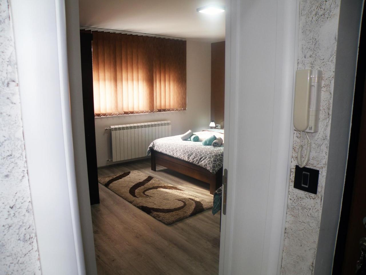 Kristal Apartmani Arandelovac Buitenkant foto