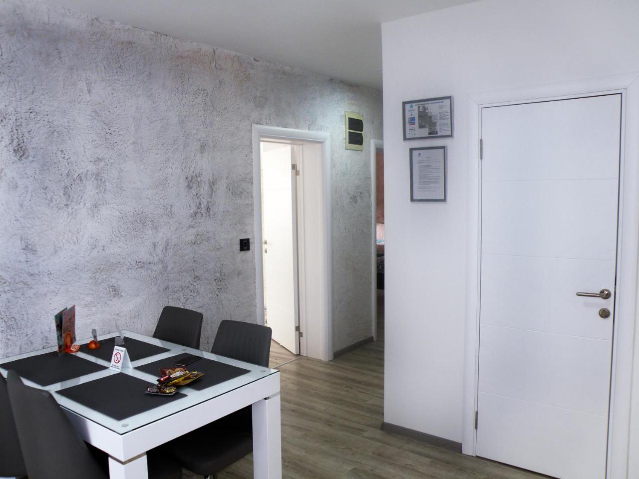 Kristal Apartmani Arandelovac Buitenkant foto