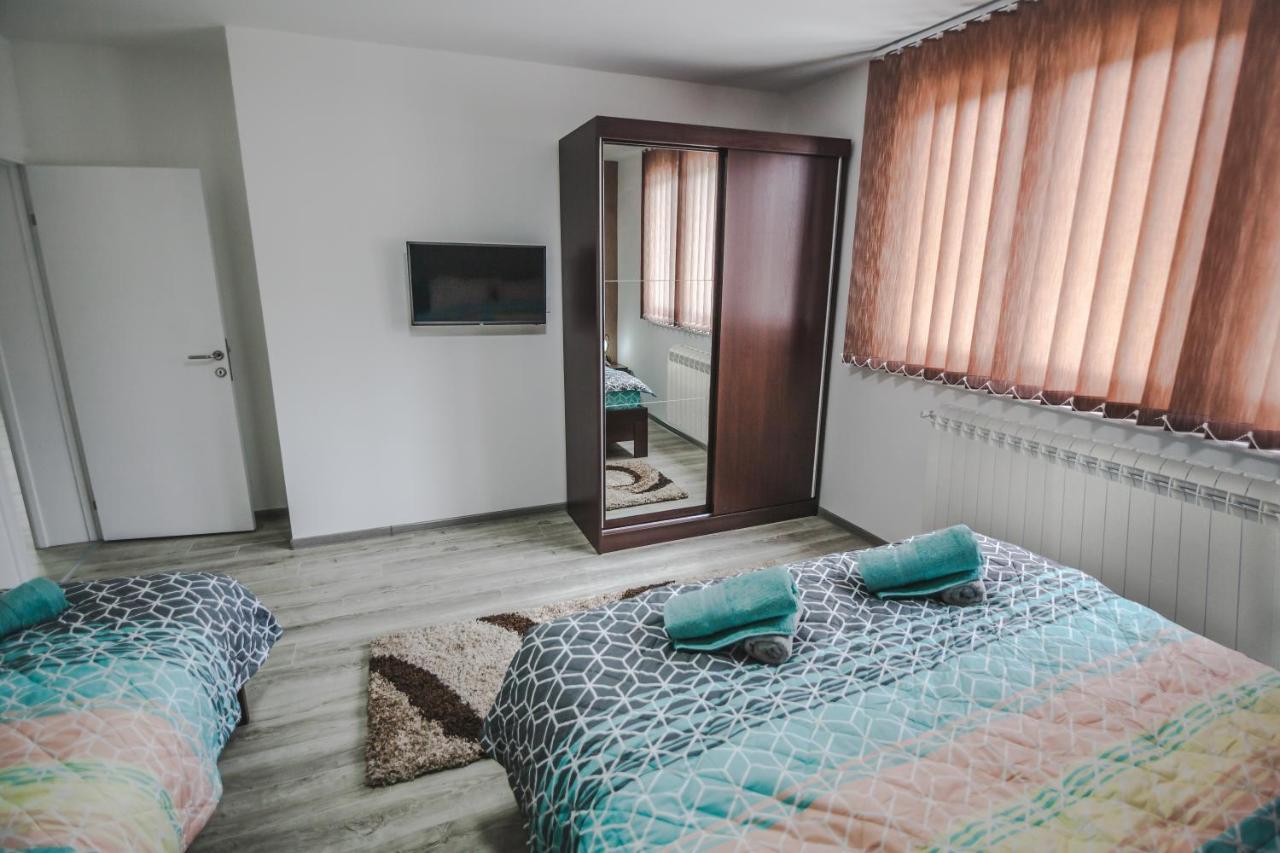 Kristal Apartmani Arandelovac Buitenkant foto