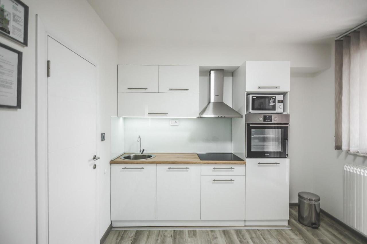 Kristal Apartmani Arandelovac Buitenkant foto